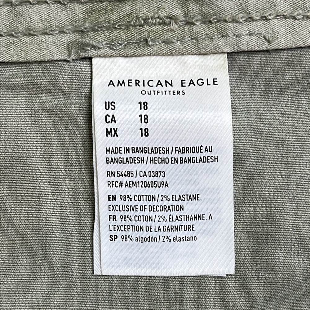 American Eagle Outfitters 90’s boyfriend short Cargo Shorts Relaxed Fit, Size 18 - Picture 11 of 17